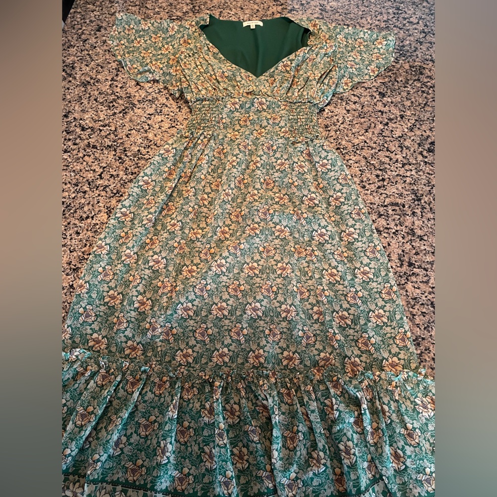 Max Studio Elegant Green Dress